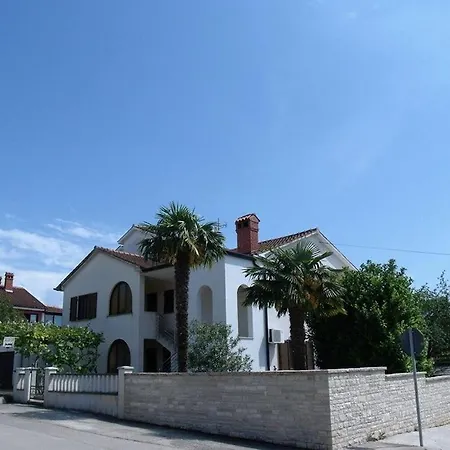 In Novigrad With Balcony, Air Conditioning, Wifi, Washing Machine