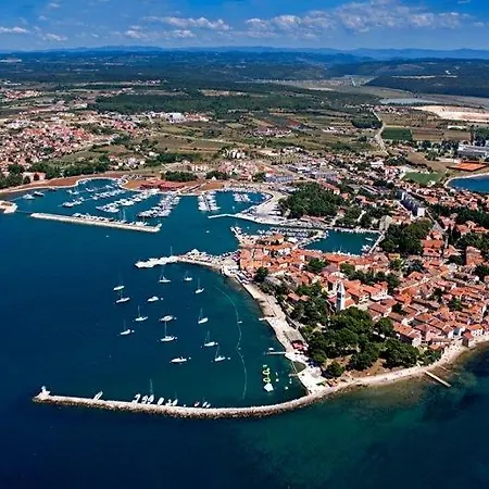 In Novigrad With Balcony, Air Conditioning, Wifi, Washing Machine Novigrad Istria