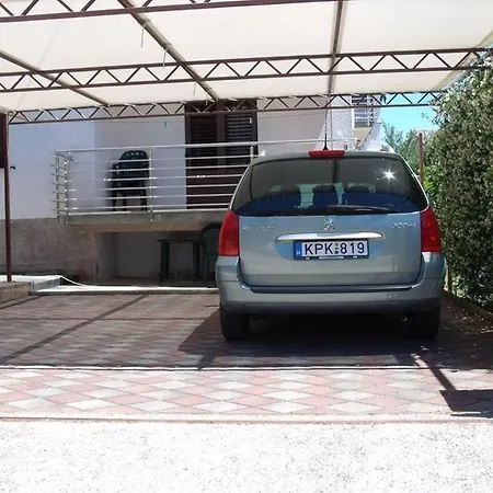 In Novigrad With Balcony, Air Conditioning, Wifi, Washing Machine * Novigrad Istria