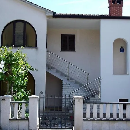 Apartment In Novigrad With Balcony, Air Conditioning, Wifi, Washing Machine Novigrad Istria