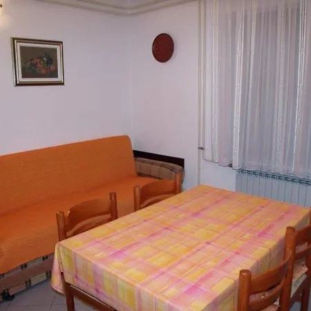 In Novigrad With Balcony, Air Conditioning, Wifi, Washing Machine Apartment