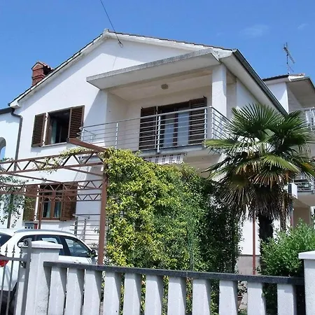 Apartment In Novigrad With Balcony, Air Conditioning, Wifi, Washing Machine