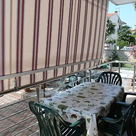 In Novigrad With Balcony, Air Conditioning, Wifi, Washing Machine Apartment Novigrad Istria